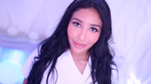 Ally Berry’s Irresistible Swallow Salon Debut